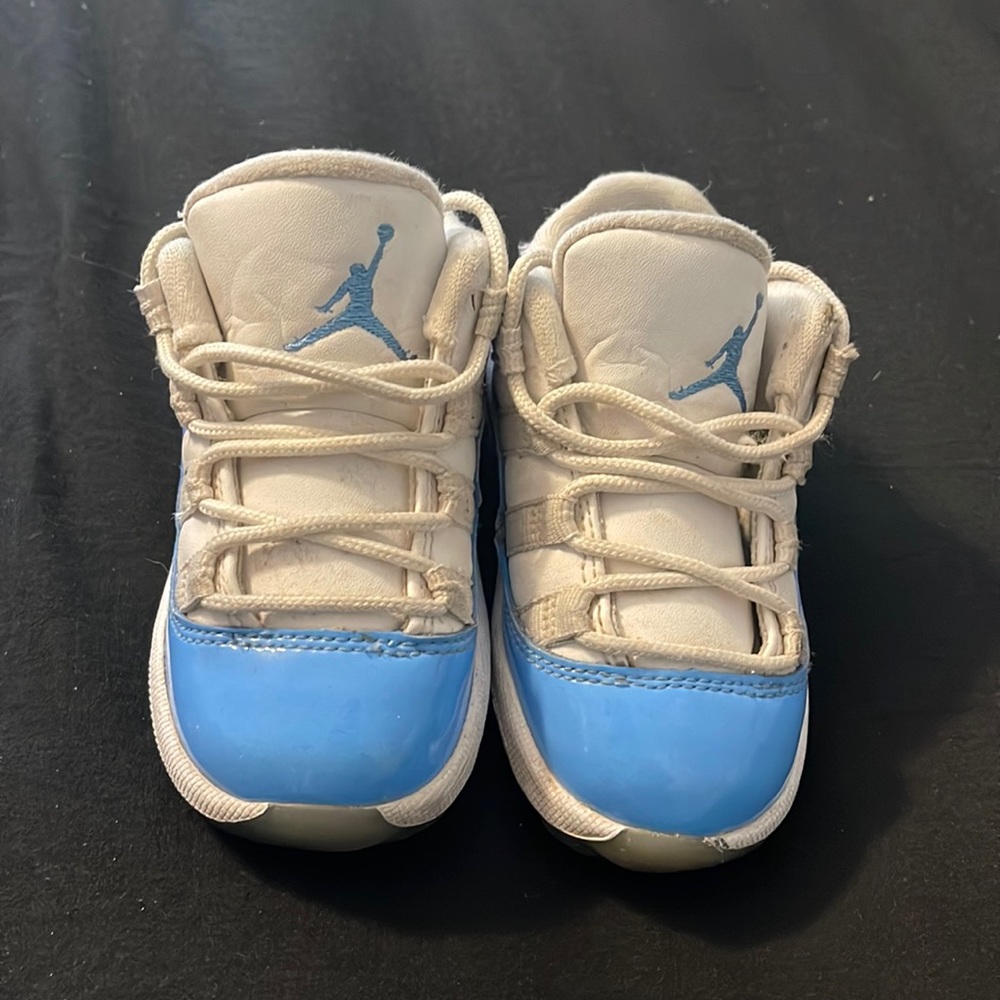 Nike Air Jordan 11 Low University Blue 6C